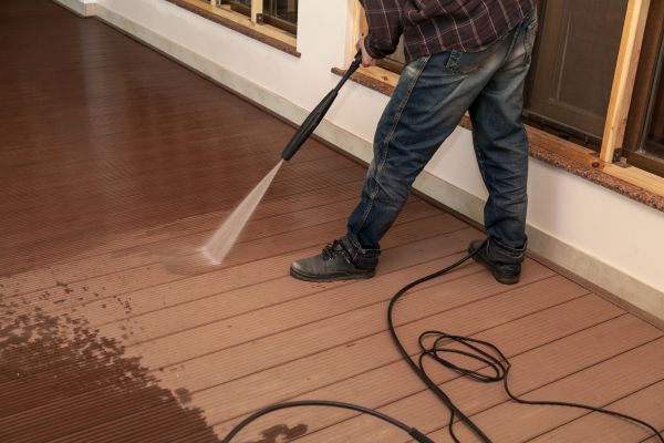 Veranda Cleaning in Orange