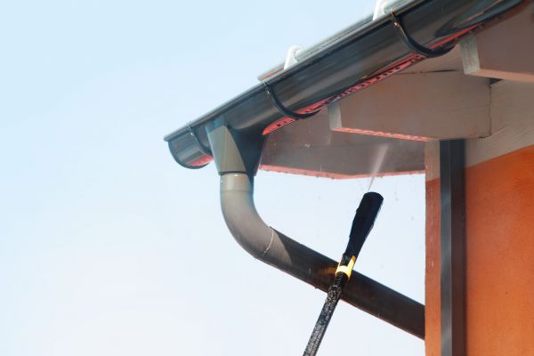 Eaves Power Washing in Orange